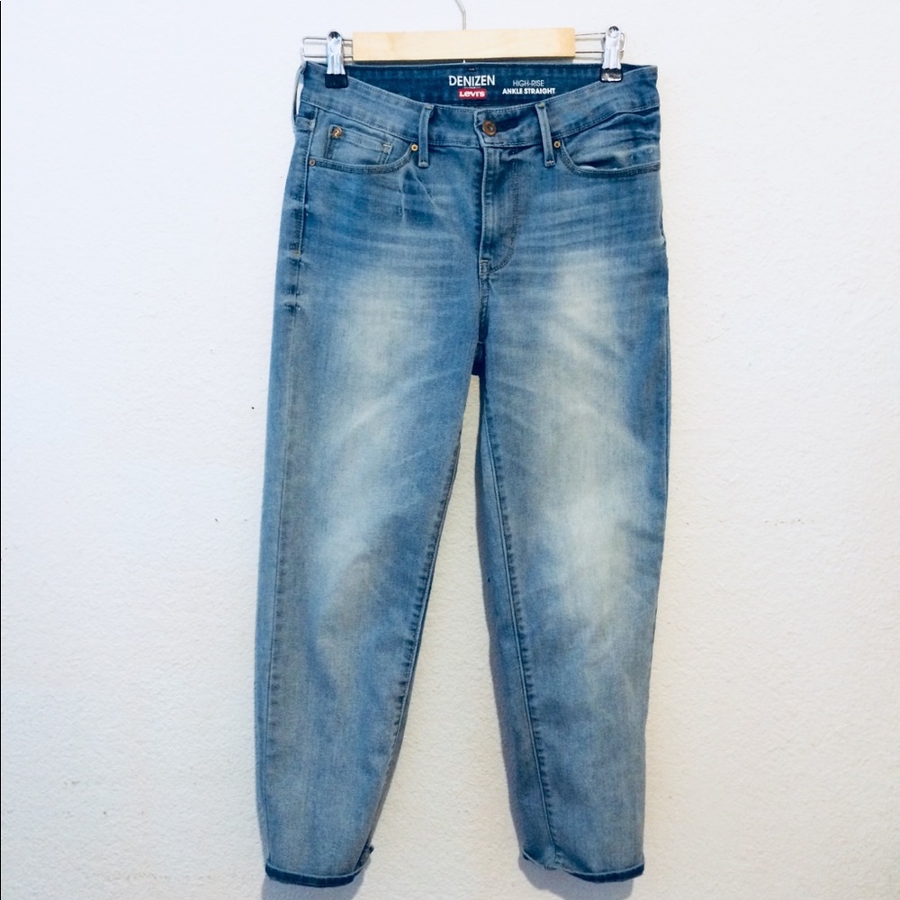 Levi’s High Rise Ankle Straight
